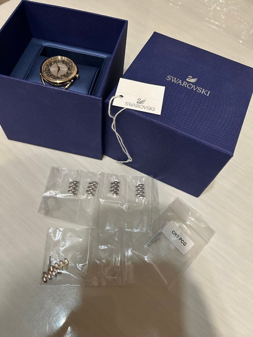「美品」SWAROVSKI 腕時計 正規箱 ゴールドラウンドフェイス