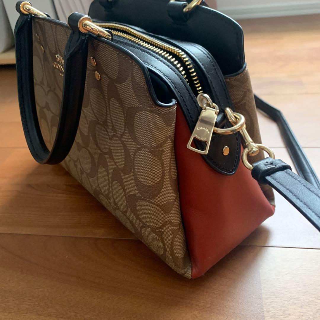 せいママ　⭐︎ COACH ロゴ入りショルダーバッグ ベージュ