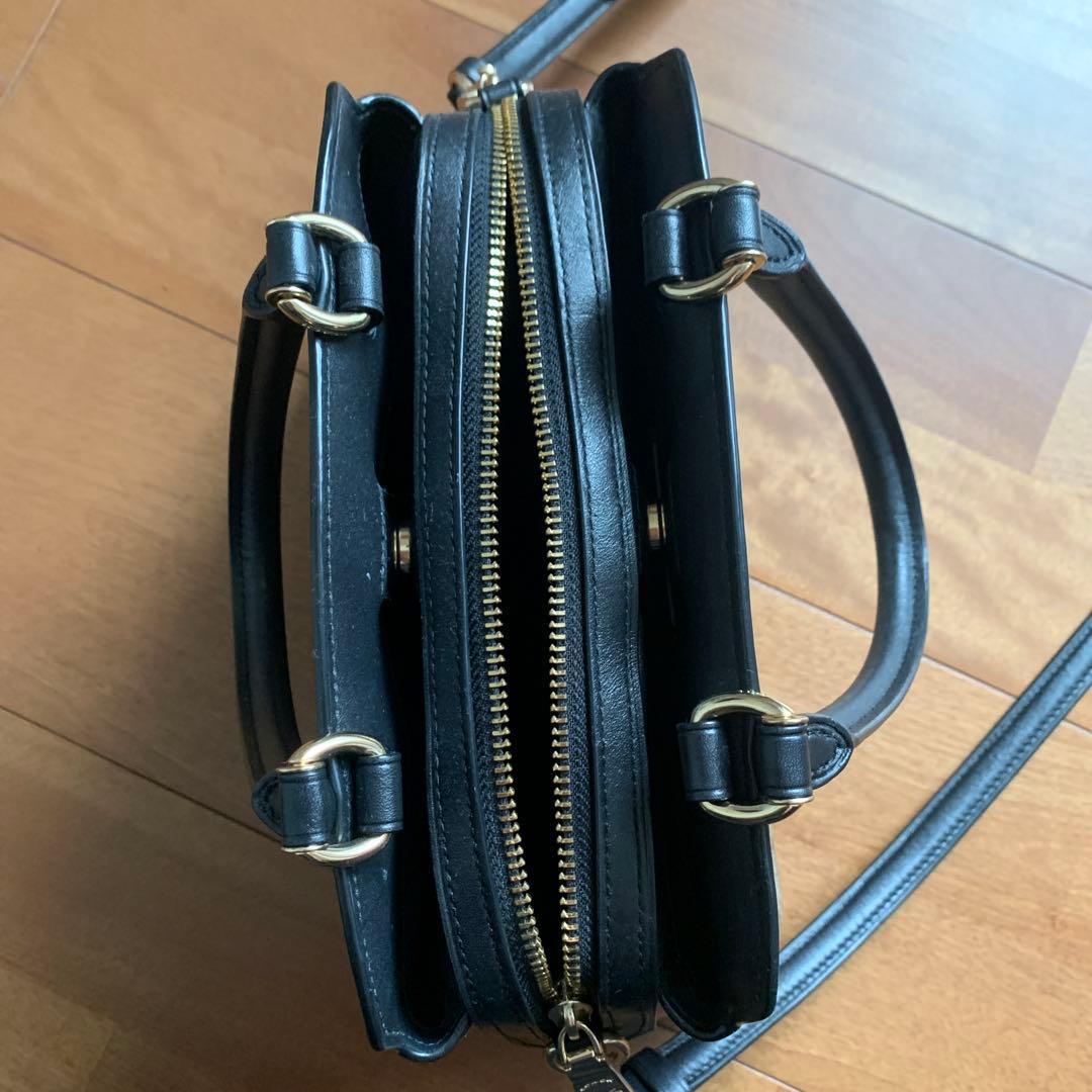 せいママ　⭐︎ COACH ロゴ入りショルダーバッグ ベージュ