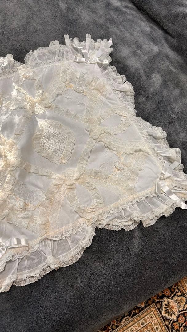 ❤️さえら★ヒスクローネ★美しいレース遣い★可愛いクッションカバー2枚セット