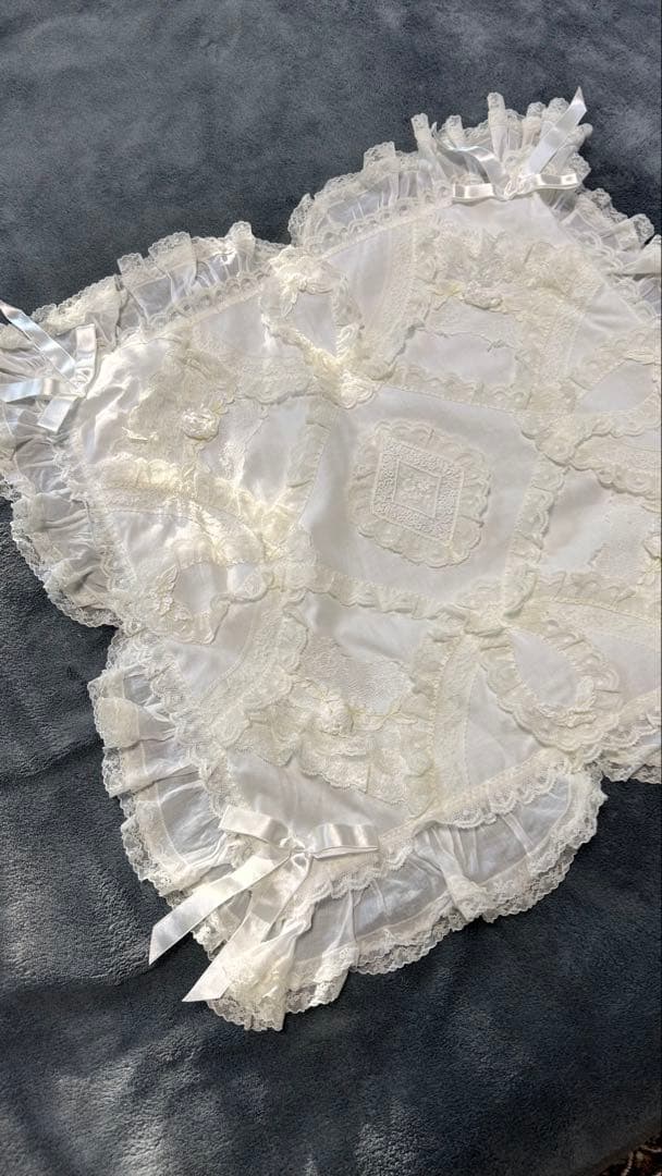 ❤️さえら★ヒスクローネ★美しいレース遣い★可愛いクッションカバー2枚セット