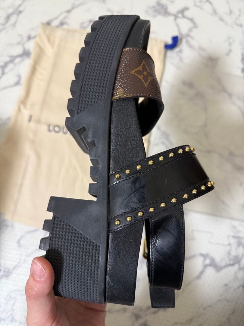 Louis Vuitton ルイヴィトン ローリエートライン 厚底サンダル