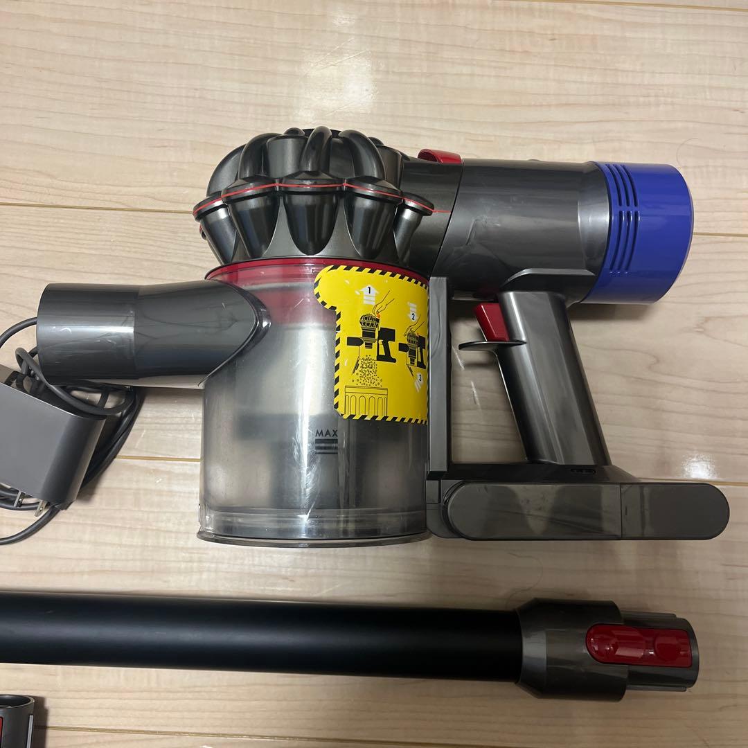 ① すぐ使える！動作品！dysonダイソンコードレスクリーナー純正SV10