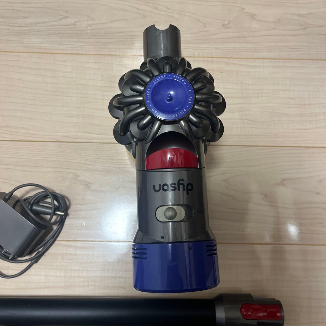① すぐ使える！動作品！dysonダイソンコードレスクリーナー純正SV10