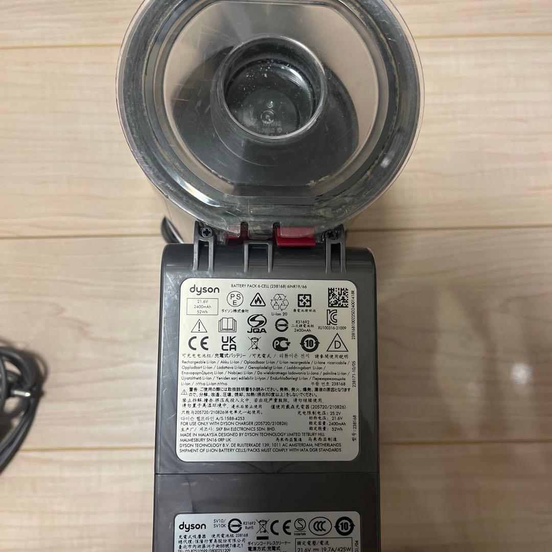 ① すぐ使える！動作品！dysonダイソンコードレスクリーナー純正SV10