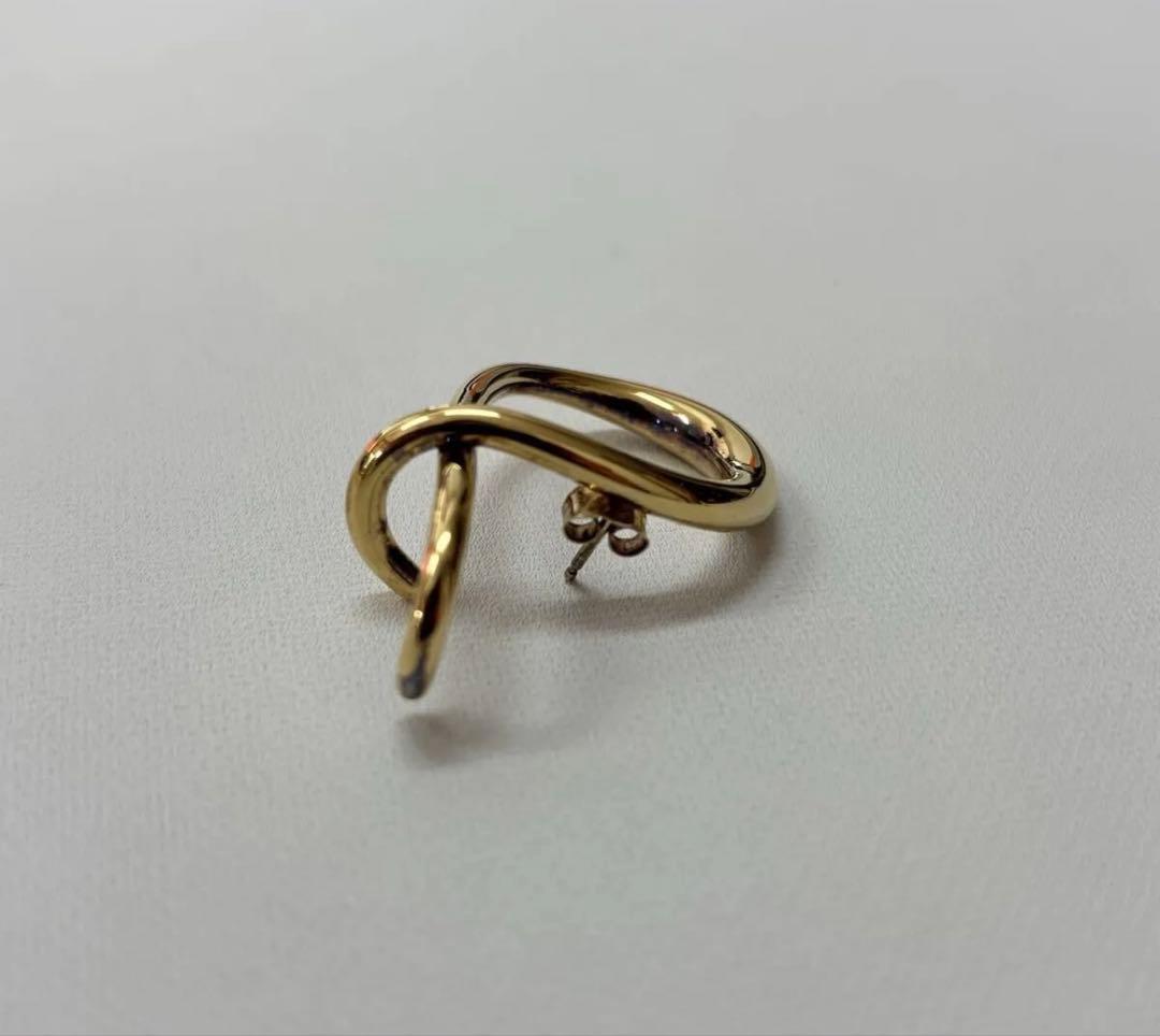 Charlotte Chesnais Criss Cross ピアス