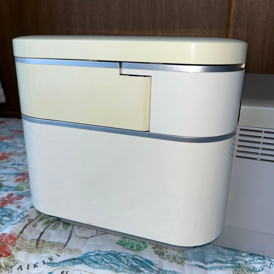 サキナ美顔器ビジュー　クレンジング&マッサージとモイスチャーエッセンスジェル付き