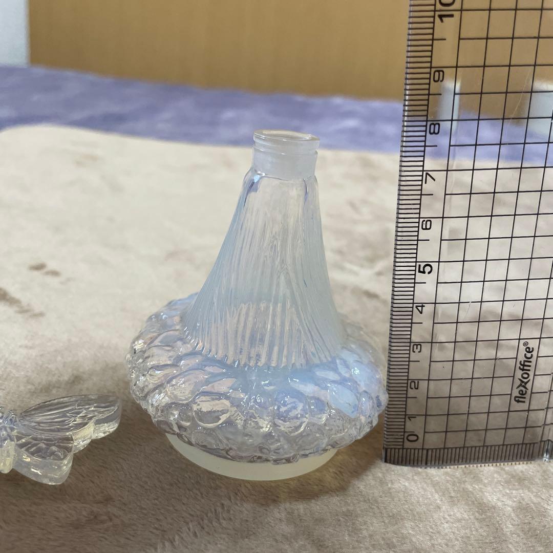 オパールセントガラス　香水瓶