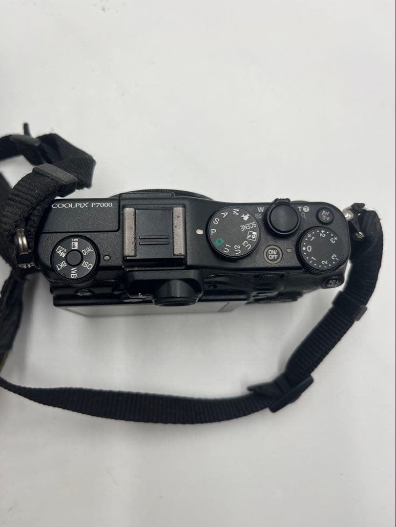 Nikon COOLPIX P7000 デジカメ