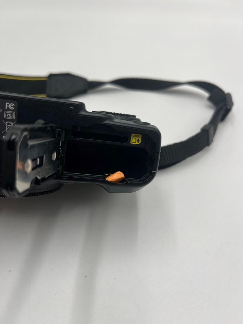 Nikon COOLPIX P7000 デジカメ