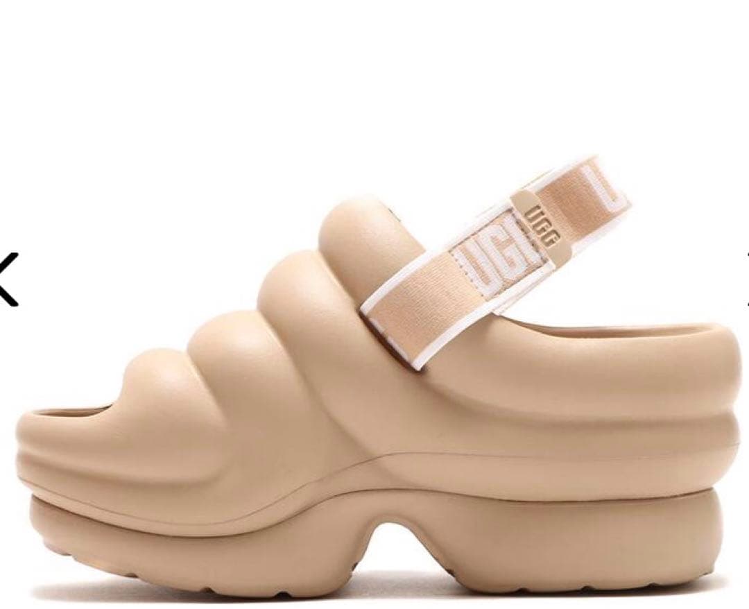 UGG アーイヤーaww yeahベージュ　driftwood スポーツ 厚底