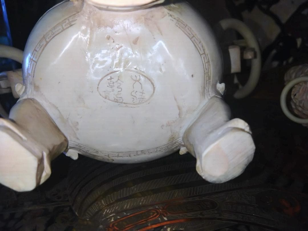 獅子彫刻 木製スタンド付き 飾り香炉 彫刻 骨董風 インテリア