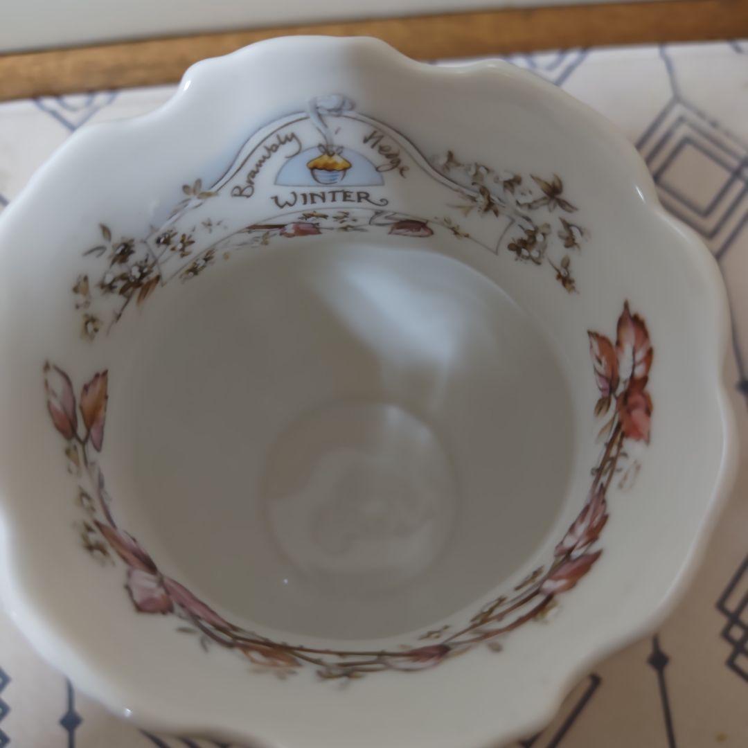 ロイヤル・ドルトン　ブランブリーヘッジ　ウインター　花瓶