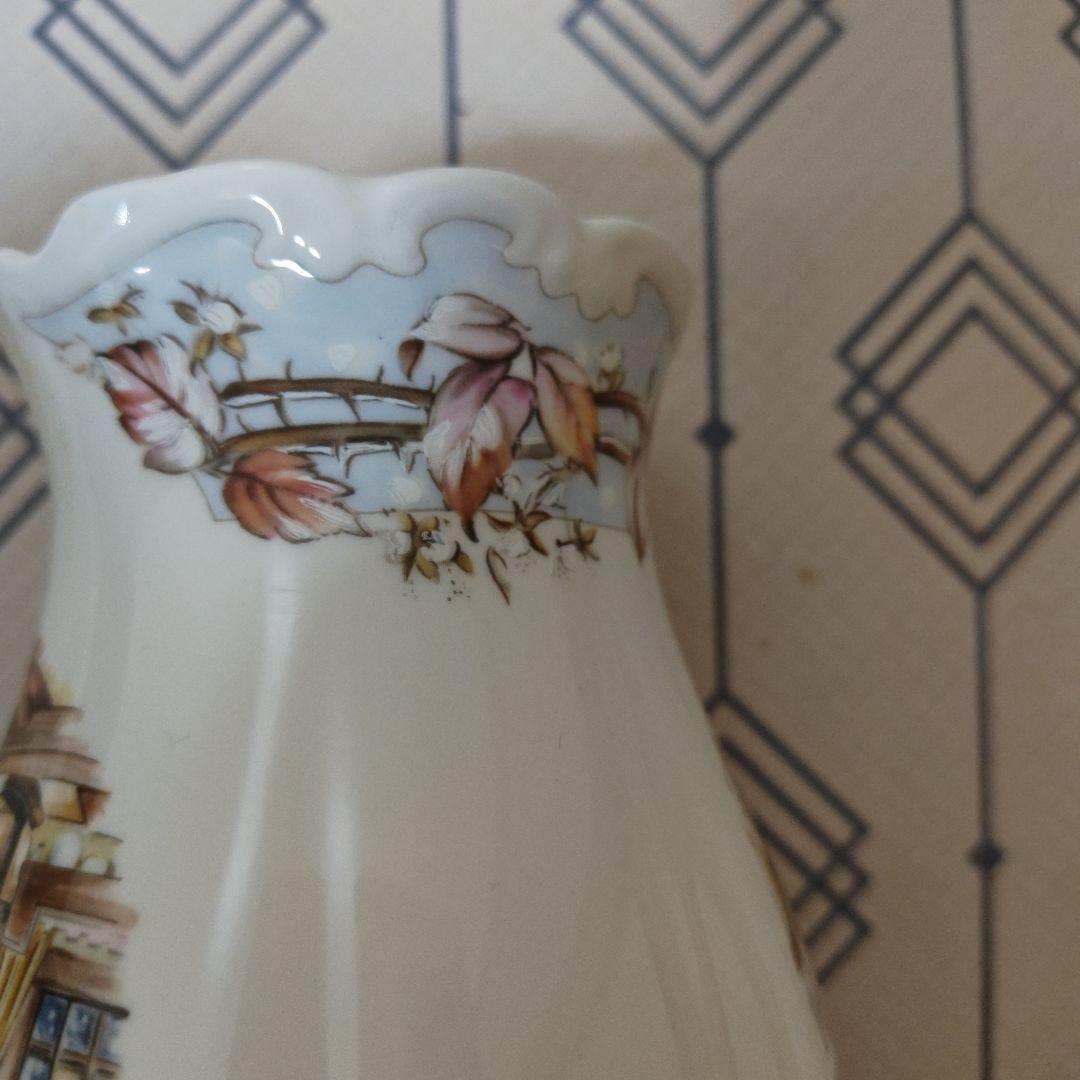 ロイヤル・ドルトン　ブランブリーヘッジ　ウインター　花瓶