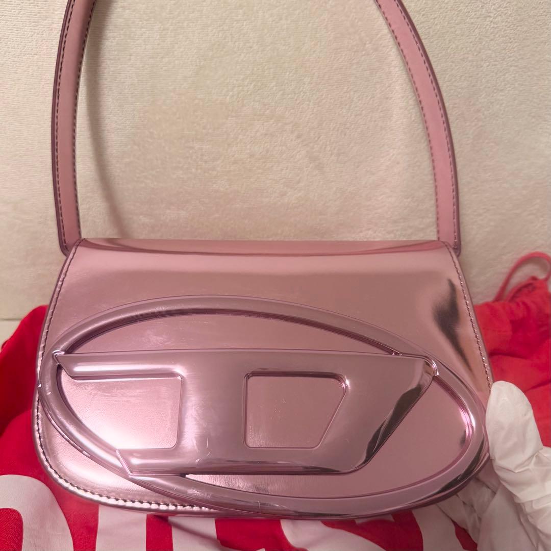 寿*い様 ディーゼル　カウレザーショルダーバッグ　ピンク　メタリック