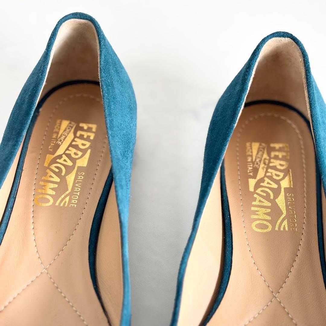 極美品 フェラガモ 6D ヴァリナ ヴァラリボン フラットパンプス グリーン 金