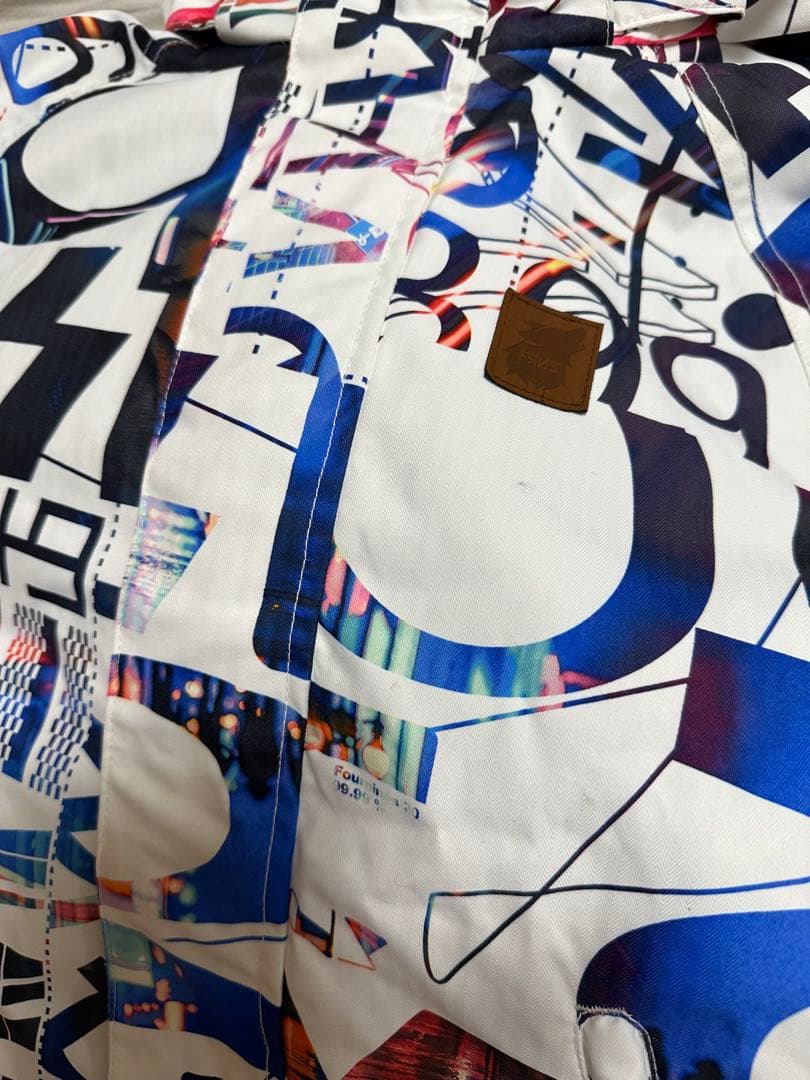 【セット売り】スノーボードウェア➕手袋（125㎝〜145㎝くらいまで使えます）