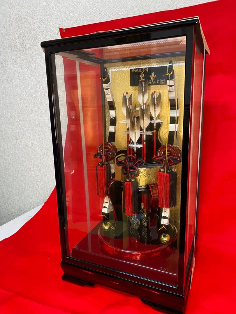 破魔弓　幹山作　ガラスケース２０号・間口約３３×奥行約２８×高さ約６０㎝