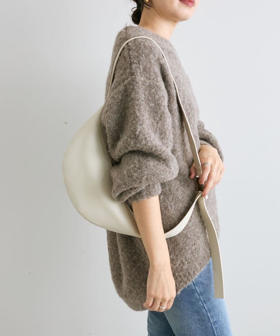 RIVE DROITE(リヴドロワ) 【上品デザイン】カーブボディバッグ