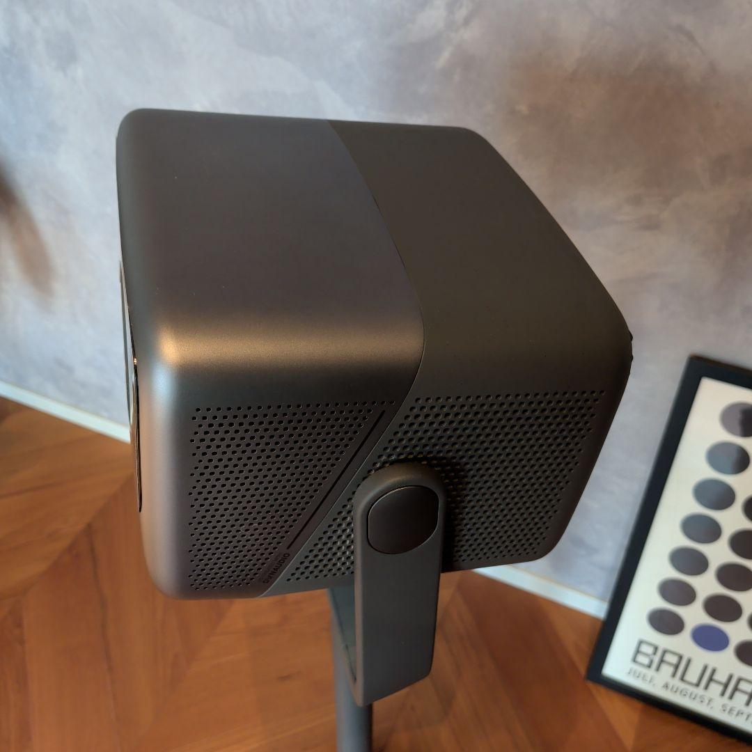 JMGO N1 Ultra 4Kプロジェクター　国内正規品（専用スタンド付)