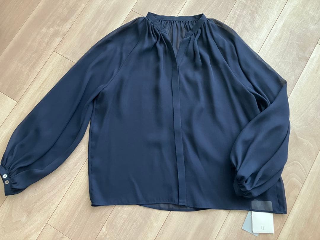 IENA イエナ タグ付き新品 シアージョーゼット ギャザーブラウス　ネイビー