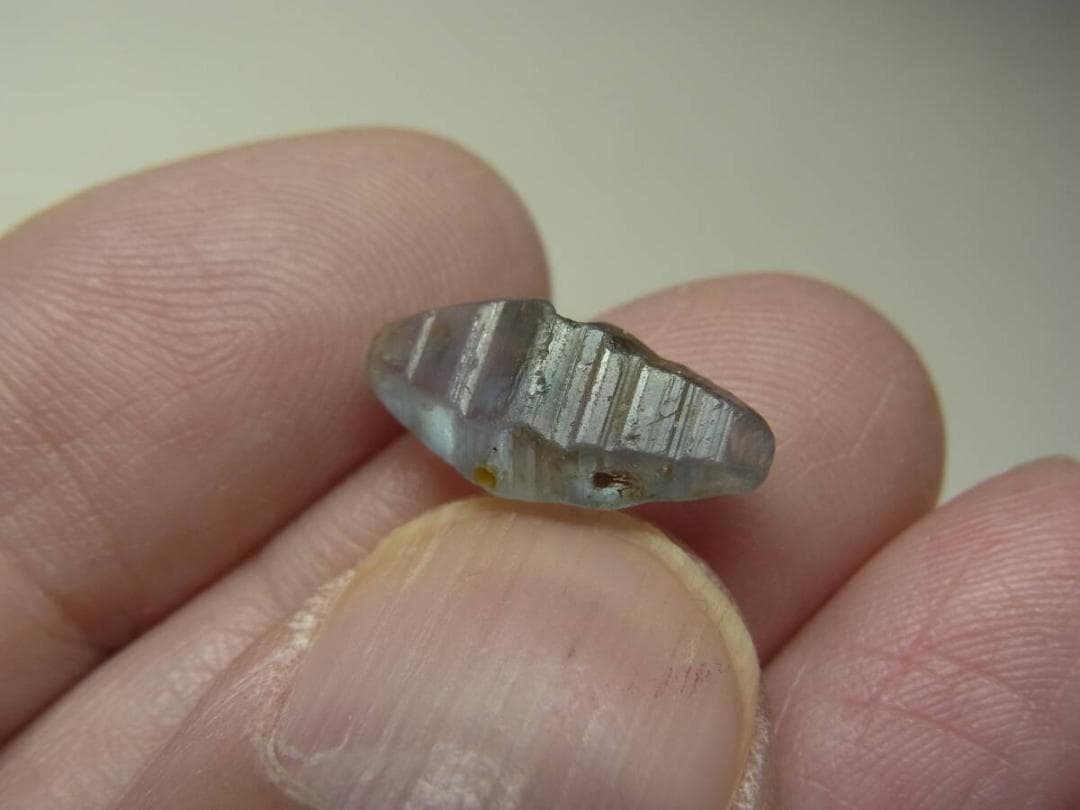 ハイグレード スリランカ ブルーサファイア結晶 ラトナプゥラ県ラトナプゥラ地区産