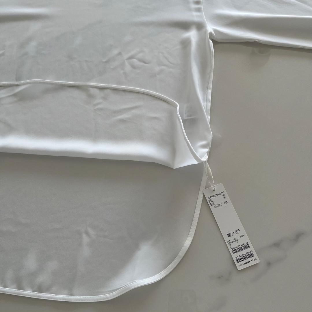 ガリャルダガランテ　ラウンドブラウスTシャツ　ホワイト　長袖　ロンT万能インナー