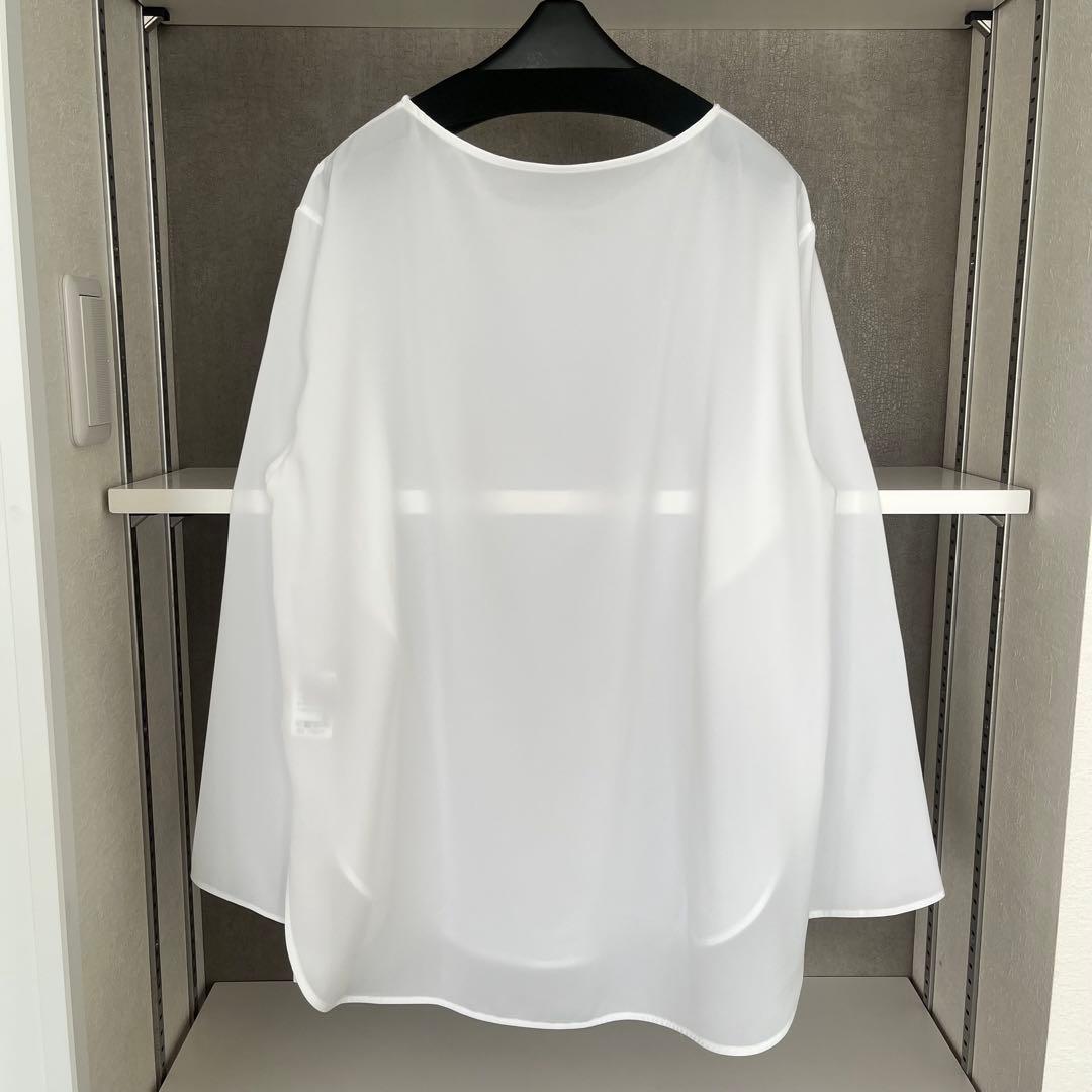 ガリャルダガランテ　ラウンドブラウスTシャツ　ホワイト　長袖　ロンT万能インナー