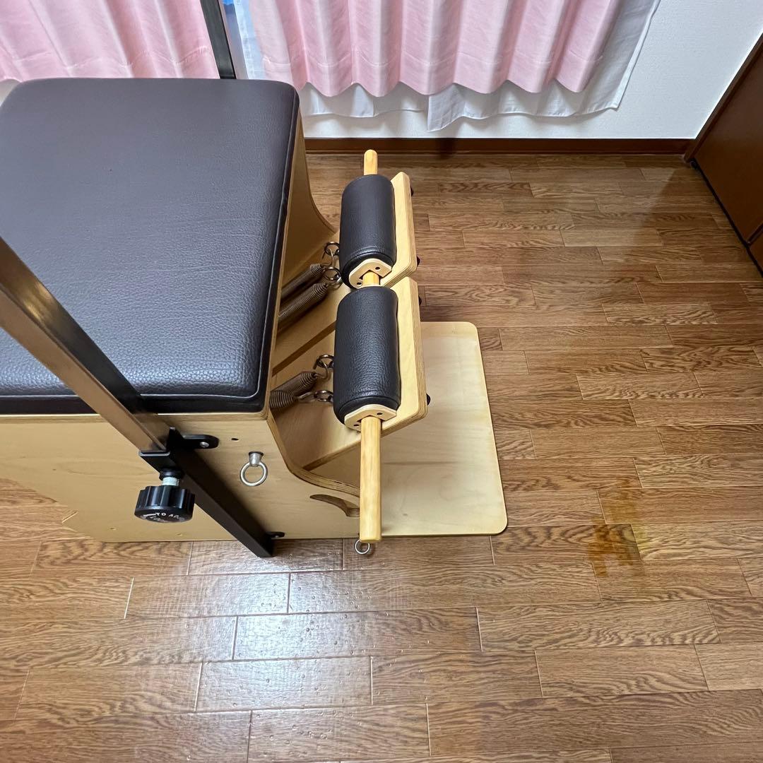 ピラティスマシン　チェアー モーションケアケアピラティス　ブラウン