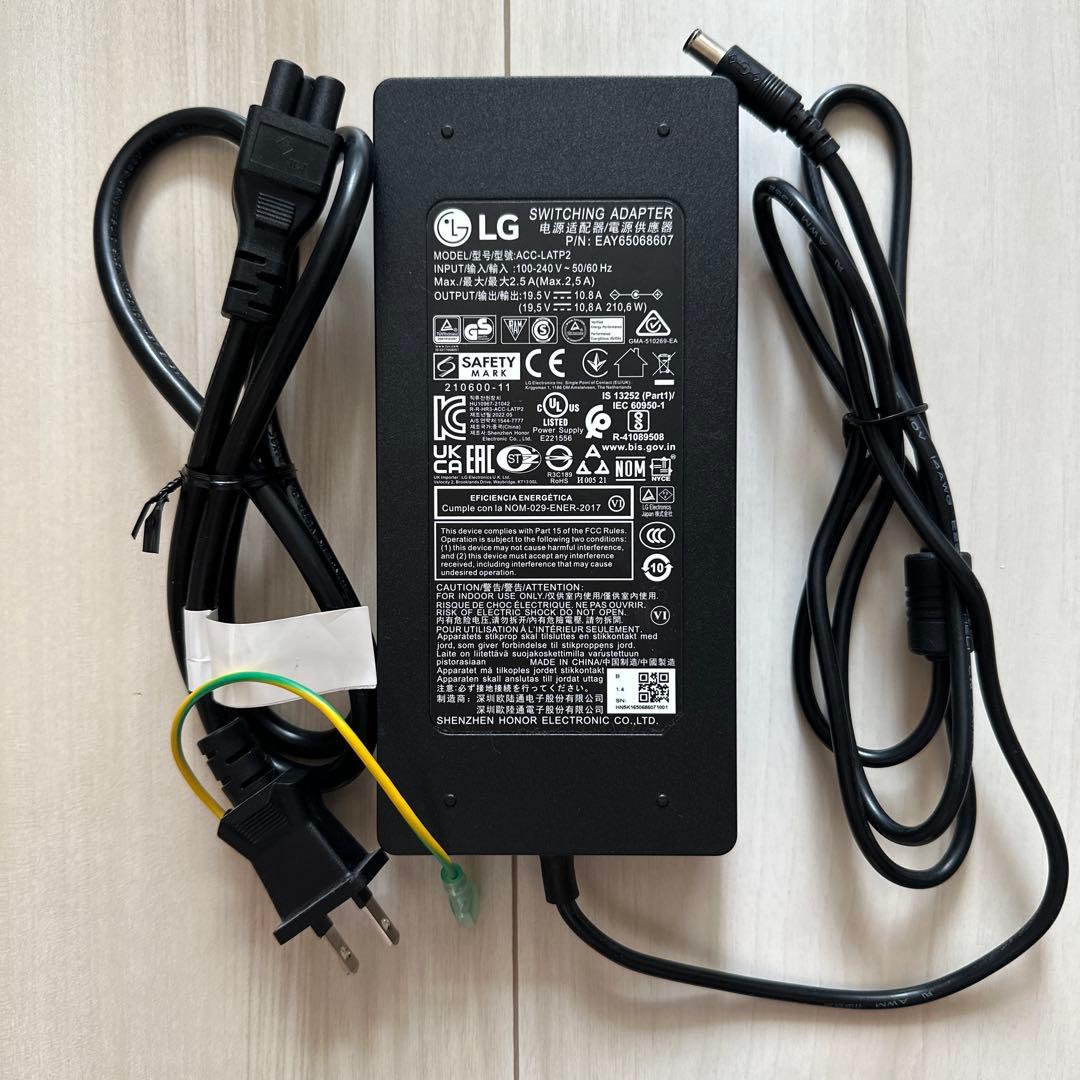 LG 32GQ950-B 31.5\" 4K UHD 144Hz モニター