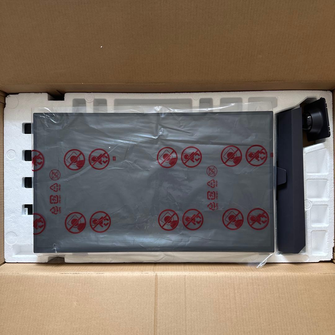 LG 32GQ950-B 31.5\" 4K UHD 144Hz モニター