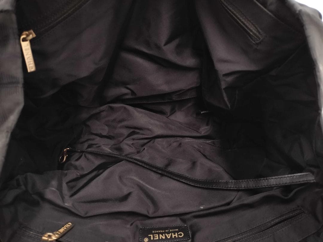 CHANEL シャネル のニュートラベルラインのトートバッグシリアルあり