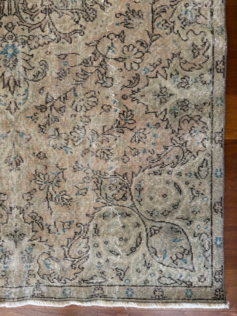 ヴィンテージラグ　トルコ　ボタニカルメダリオン　ベージュオーバーダイ　アナトリア
