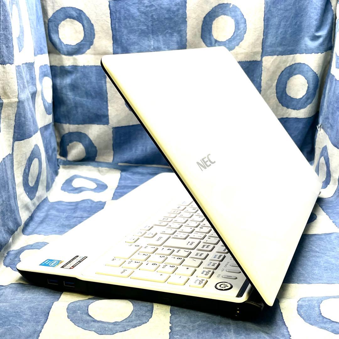 大特価！サクサク快適SSD☆人気白ノートパソコン♡ブルーレイ&カメラ！Win11