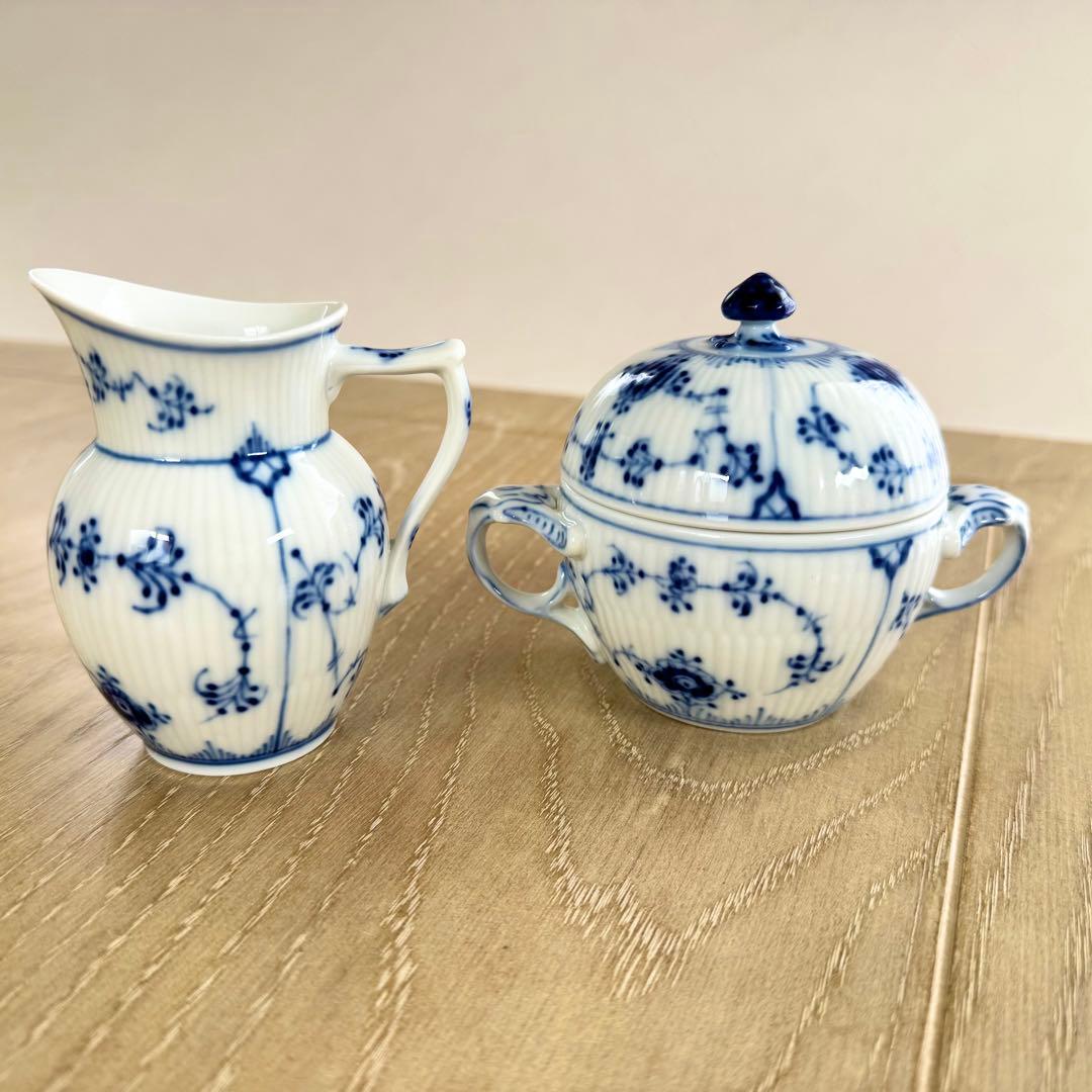 ロイヤルコペンハーゲン　カップ&ソーサー、シュガーポット&クリーマーセット
