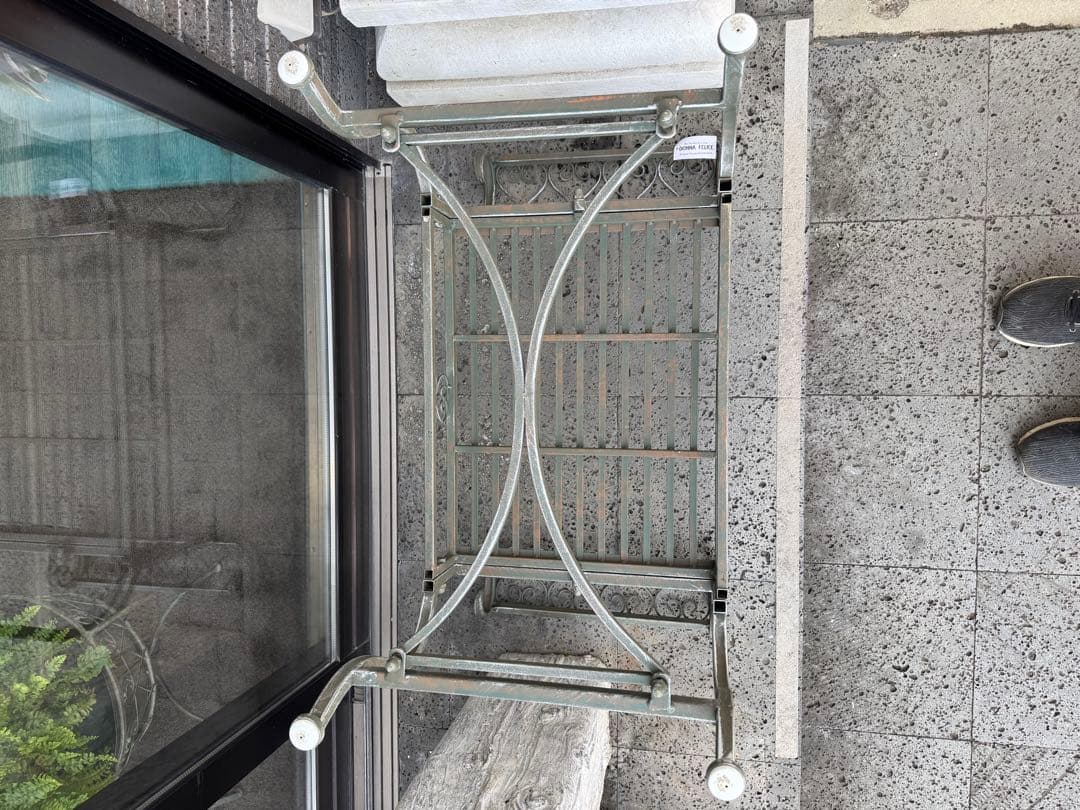 アイアン製ガーデンベンチ シルバー　スタンド　アンティーク調