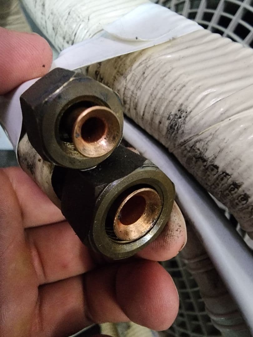 日立エアコン6~10畳白くまくんRAS-XC22J(W)2018年製