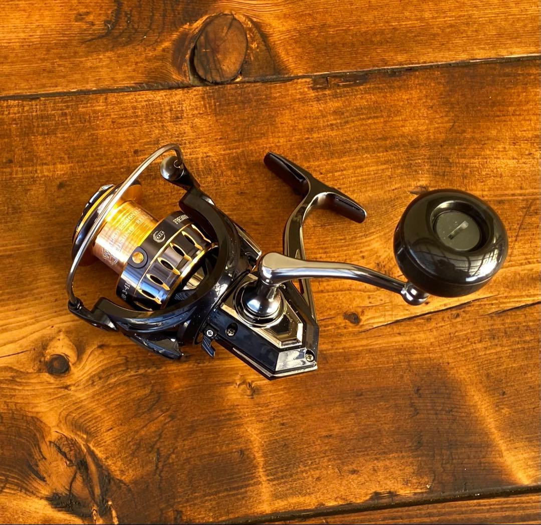 スピニングリール　5000番　ショアジギング　シーバス　サーフ　パワーハンドル