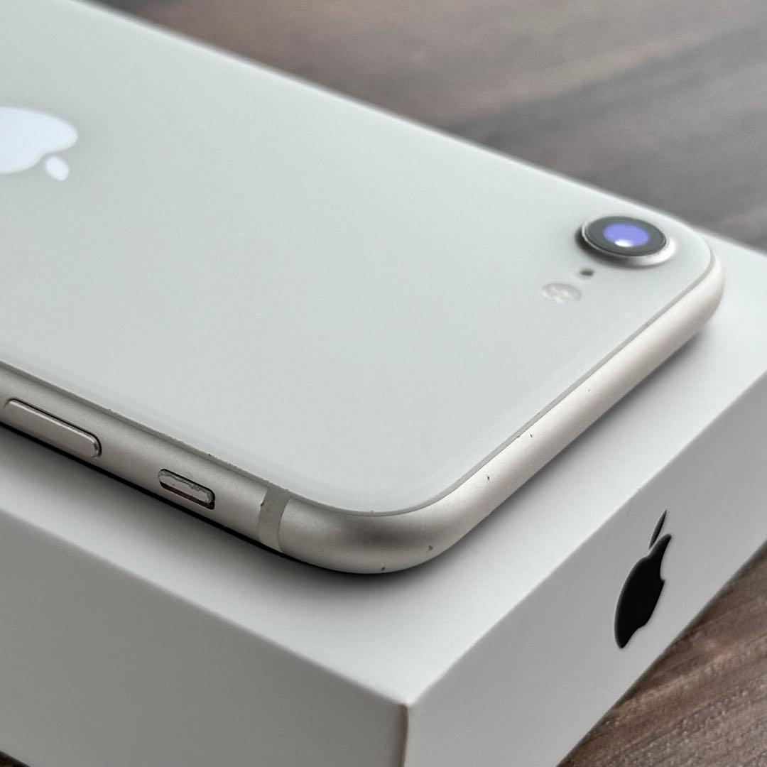 【美品☆】iPhoneSE 第3世代 本体 Starlight 128GB