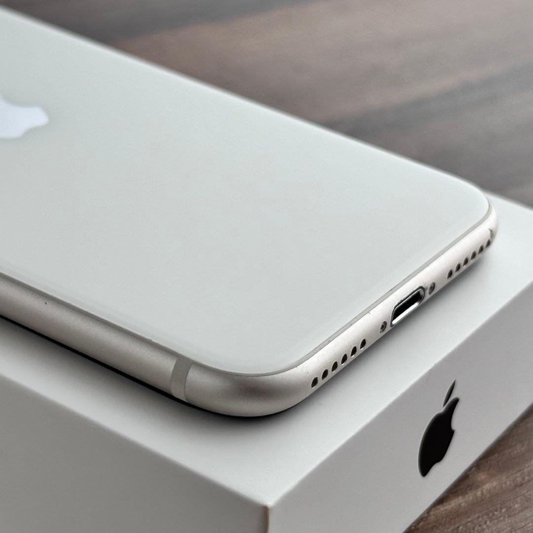 【美品☆】iPhoneSE 第3世代 本体 Starlight 128GB