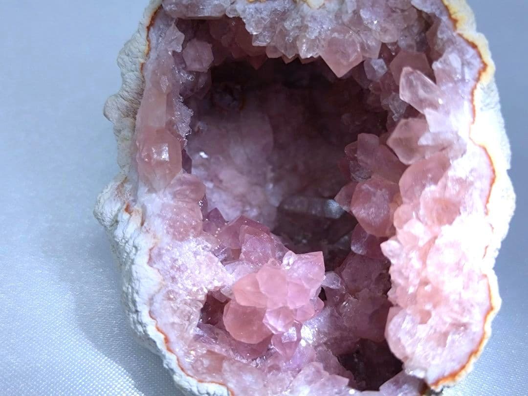 高品質　アルゼンチン産　ピンクアメジスト　ジオード　原石　標本　フラワー　②