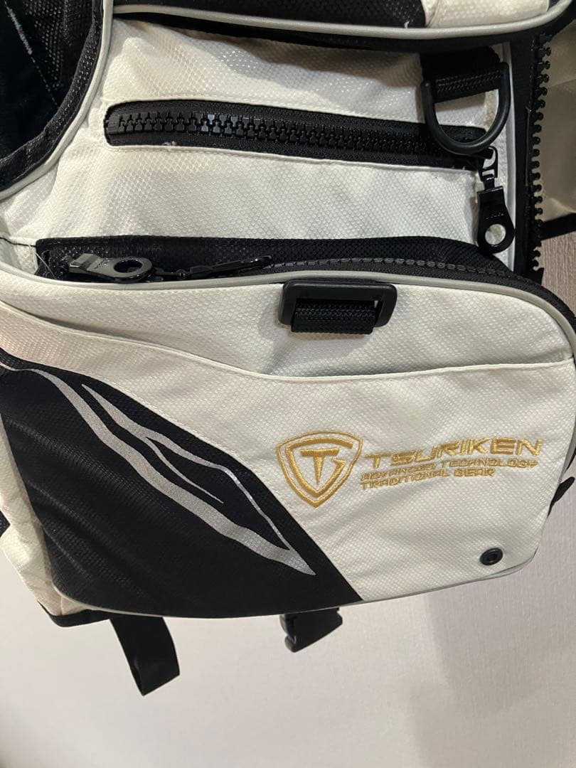 TSURIKEN フィッシングベスト・サンバイザー ホワイト／ブラック