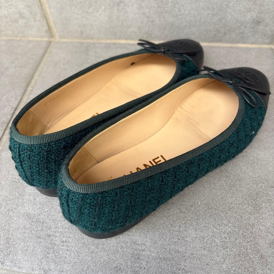 CHANEL ダークグリーン フラットシューズ