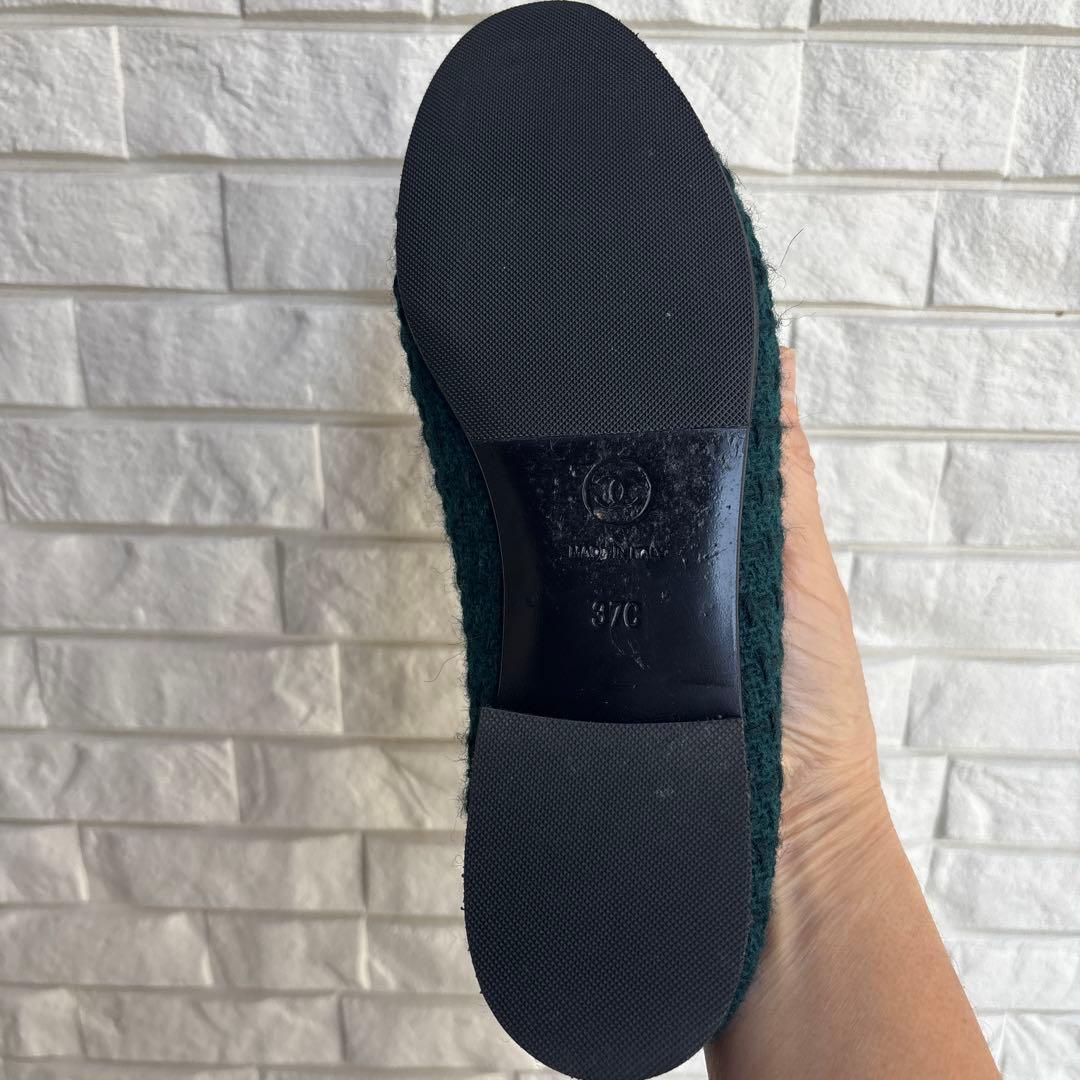 CHANEL ダークグリーン フラットシューズ