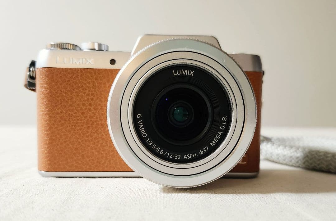 PanasonicLUMIX DMC-GF7Wブラウン パンケーキレンズつき