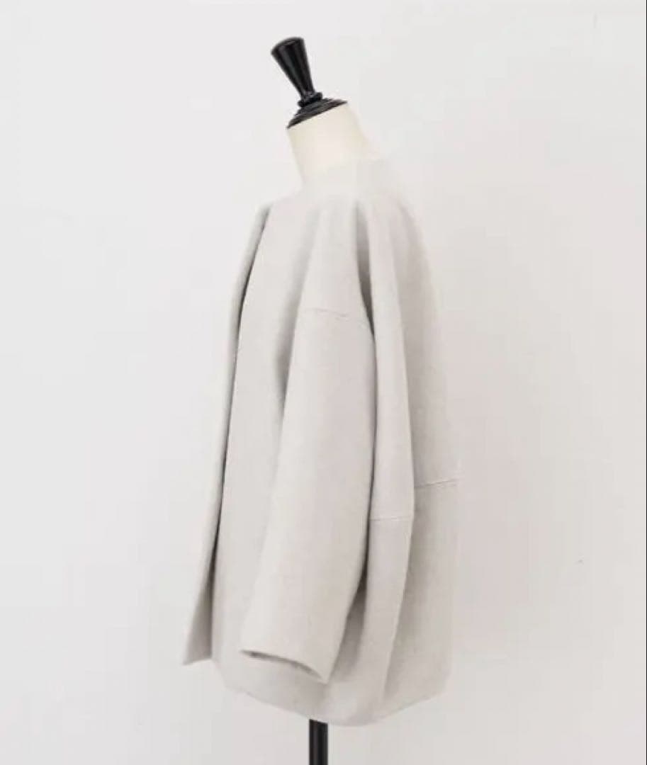 新品タグ付　ビアズリー　後ろぷっくりコート　S ライトグレー