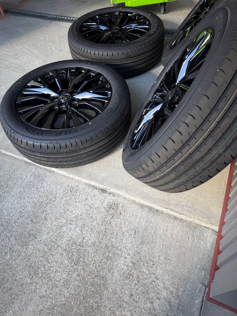 ヴェルファイア40 純正19インチホイール/タイヤ