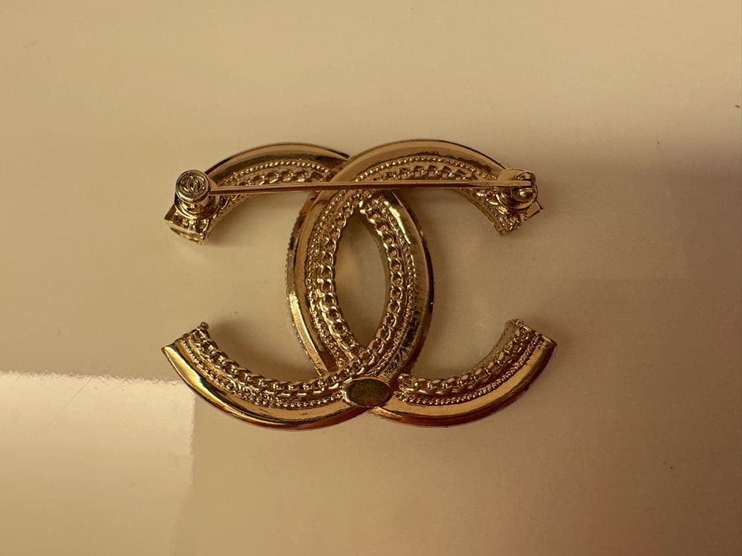 ほぼ新品未使用　お値下げ可能CHANEL パールブローチ