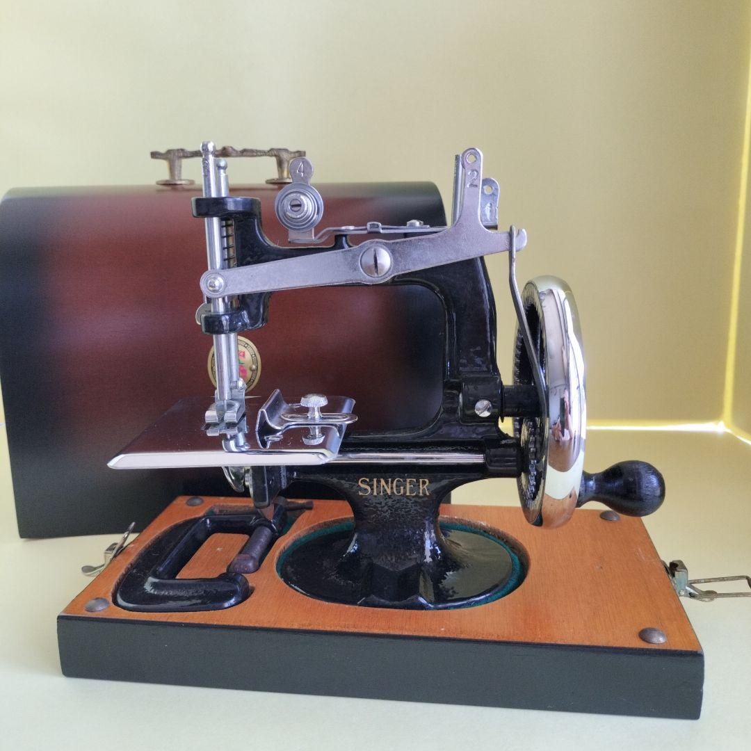 SINGERシンガー　ミニミシン　小型手回しミシン【 ヴィンテージ美品】
