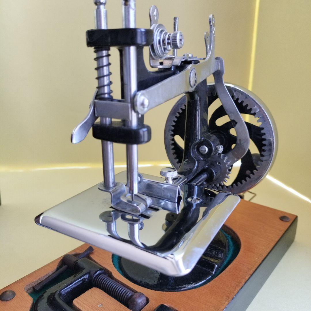 SINGERシンガー　ミニミシン　小型手回しミシン【 ヴィンテージ美品】